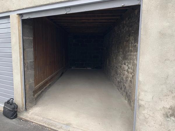 Location Garage 15 m2 à Saint-Chamond