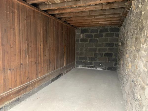 Location Garage 15 m2 à Saint-Chamond