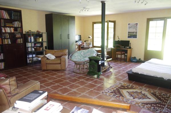 à VENDRE  ensemble immobilier de charme sur 3646 m² de terrain.