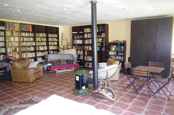 à VENDRE  ensemble immobilier de charme sur 3646 m² de terrain.