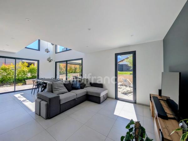 Maison récente à vendre 4 pièces de 123m2