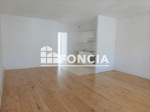 Location Appartement 2 pièces 57.3 m² - 39 RUE MULSANT Roanne 42300