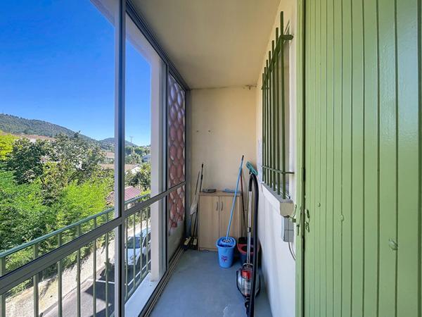 Appartement Manosque, 3 pièces, 78 m2 habitables, avec loggia, balcon et double garage