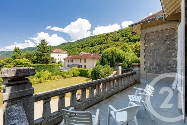 Maison à vendre  9 pièces - 230 m 2   DOMENE  - 38