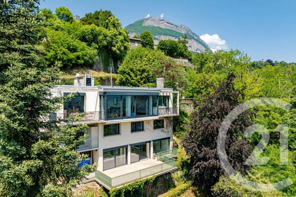 Maison à vendre  9 pièces - 230 m 2   DOMENE  - 38
