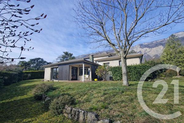 Maison à vendre  9 pièces - 230 m 2   DOMENE  - 38
