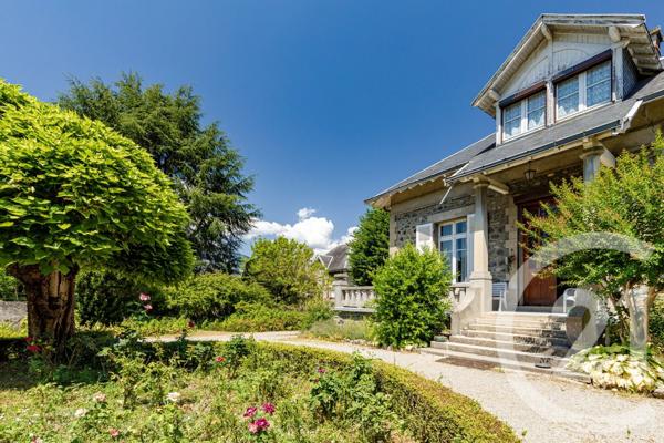 Maison à vendre  9 pièces - 230 m 2   DOMENE  - 38