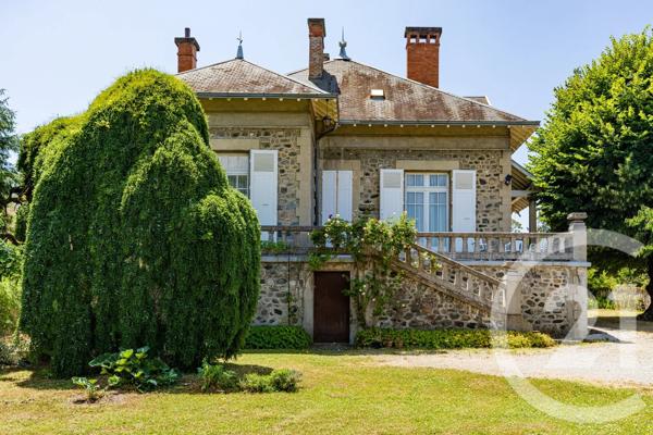 Maison à vendre  9 pièces - 230 m 2   DOMENE  - 38