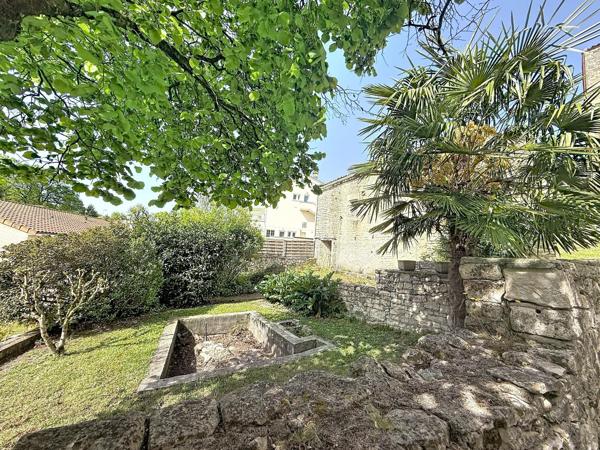Maison en Pierre avec dépendances Brie