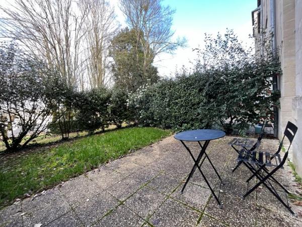 POITIERS CENTRE-VILLE, T1BIS MEUBLE DE 31.81M² AVEC TERRASSE ET PARKING