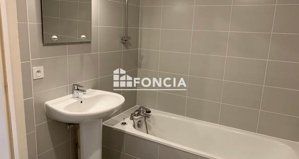Location Appartement 3 pièces 53.39 m² - Collonges 01550