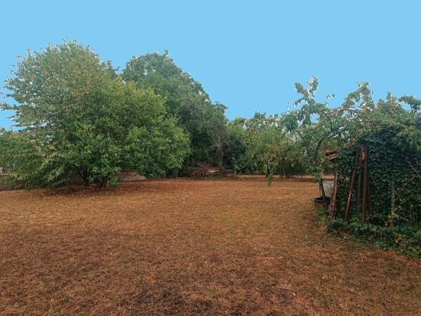 MAISON 3 CHAMBRES, AGREABLE TERRAIN CLOS ET ARBORE DE 1500 m