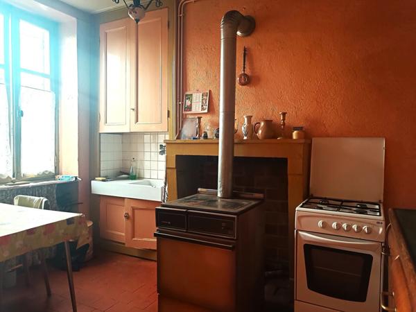 MAISON 3 CHAMBRES, AGREABLE TERRAIN CLOS ET ARBORE DE 1500 m