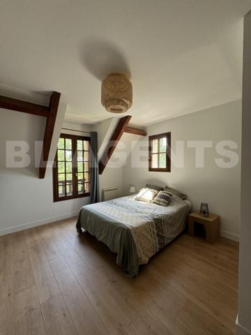 Maison 192.78 m² avec sous-sol totral Terrain 2450 m² Proche RER-P  LESCHES