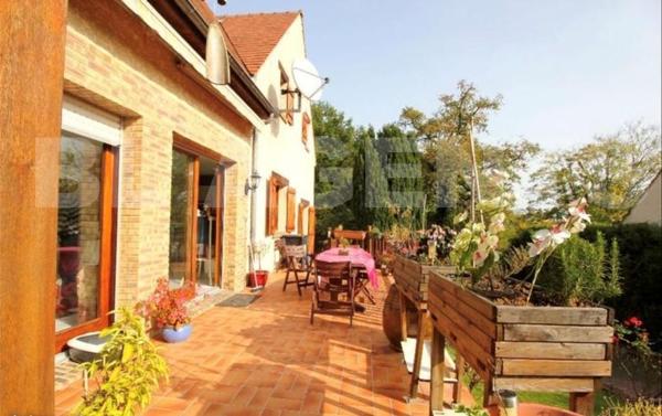 Maison 192.78 m² avec sous-sol totral Terrain 2450 m² Proche RER-P  LESCHES