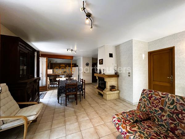 Vente
                Maison80 m² - 7 Pièces -
                    LES MATHES (17570)