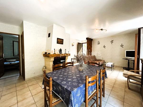 Vente
                Maison80 m² - 7 Pièces -
                    LES MATHES (17570)