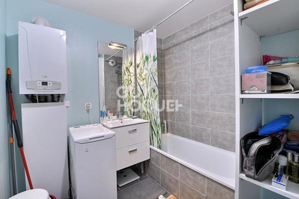 (Visite virtuelle) - À VENDRE, Appartement T3 de 54 m², double exposition, avec balcon & garage, SAINT-FONS (69190)