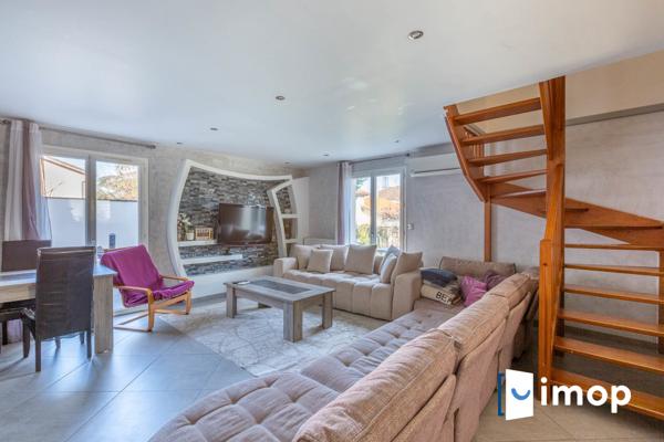 Maison rénovée avec extérieur