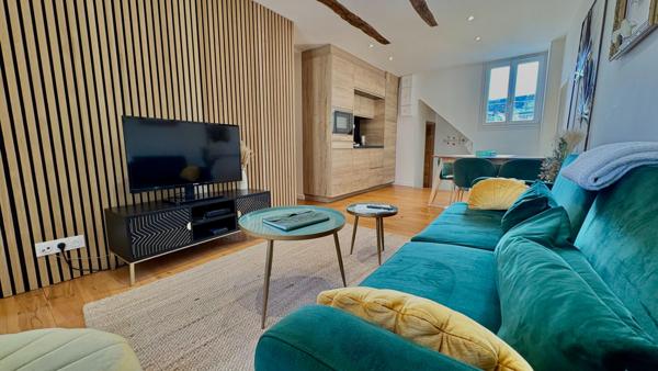 APPARTEMENT A VENDRE 2 CHAMBRES // DINAN HYPER CENTRE// COUP DE COEUR// surface au sol de 68.32m²