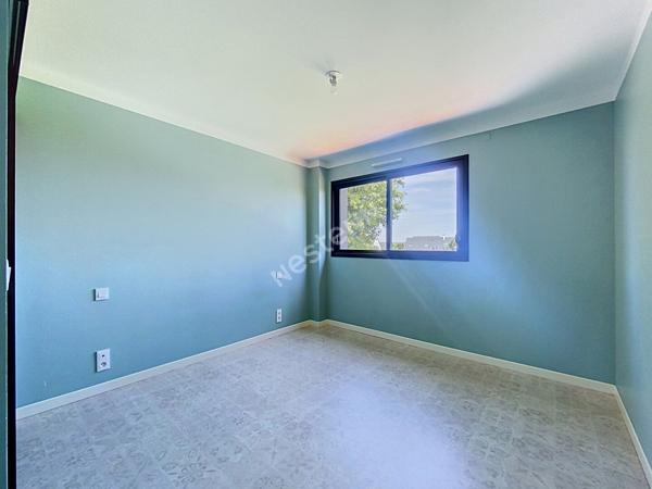 A vendre - Maison contemporaine avec 5 chambres, sur un terrain de plus de 700m2 au Lion d'Angers