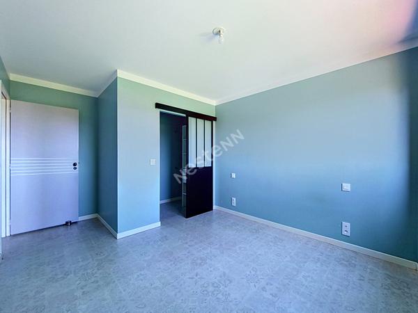 A vendre - Maison contemporaine avec 5 chambres, sur un terrain de plus de 700m2 au Lion d'Angers