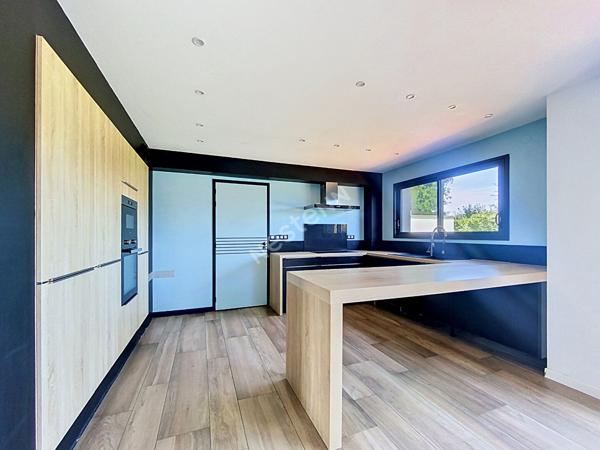 A vendre - Maison contemporaine avec 5 chambres, sur un terrain de plus de 700m2 au Lion d'Angers