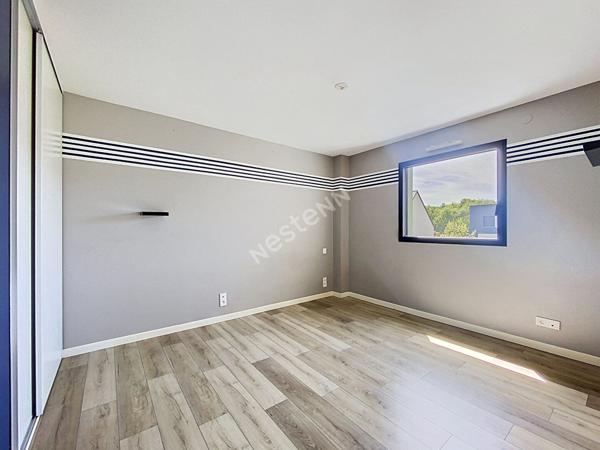 A vendre - Maison contemporaine avec 5 chambres, sur un terrain de plus de 700m2 au Lion d'Angers