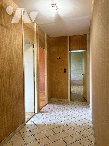 COGNIN - Centre ville - Face Mairie