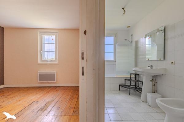 Immeuble à vendre |  Galgon |  360 m²