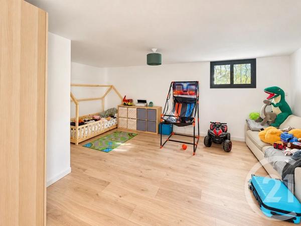 Appartement F4 à vendre  4 pièces - 136,08 m 2   ALLAUCH  - 13