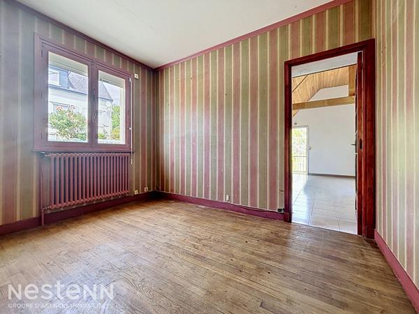 QUIMPERLÉ, maison familiale 166m², combles aménageables, garage