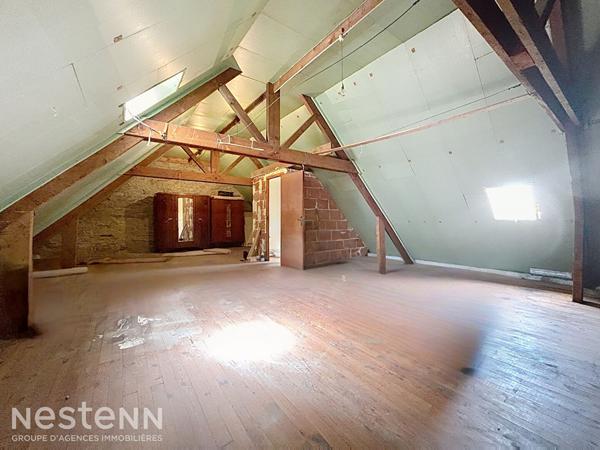 QUIMPERLÉ, maison familiale 166m², combles aménageables, garage