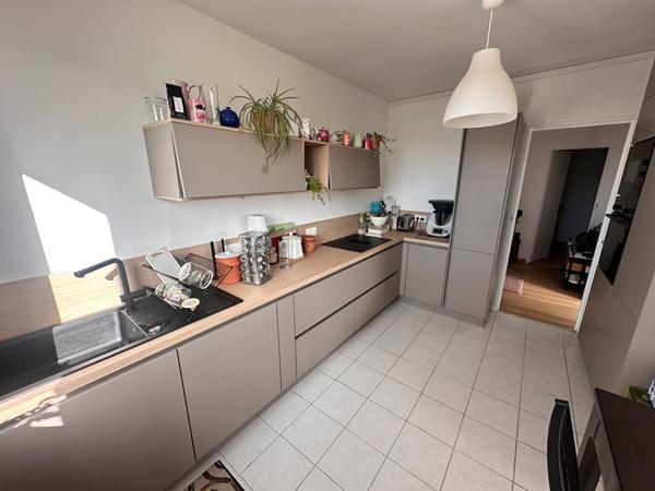 Appartement T5, 3 chambres, ascenseur, balcon
