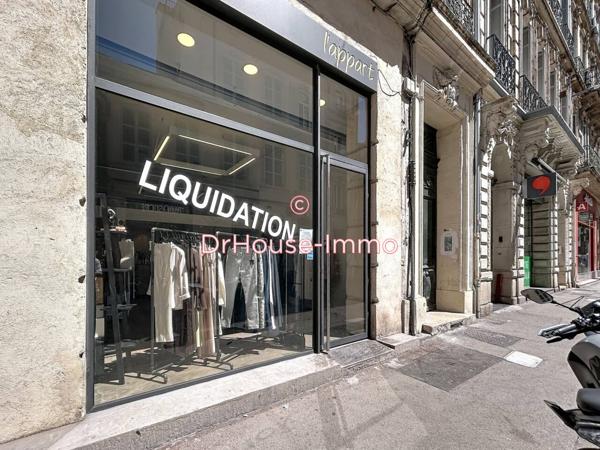 Commerce à louer 4 pièces de 122 m²