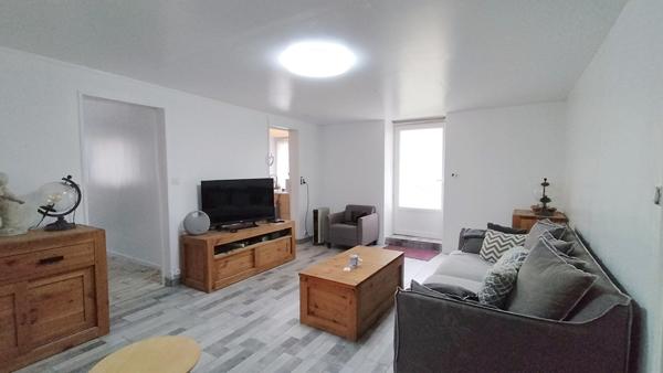 A Auxy - Longère 6 pièces - 4 chambres 123 m2 et Maison à rénover - Grange - Terrain 1177 m2