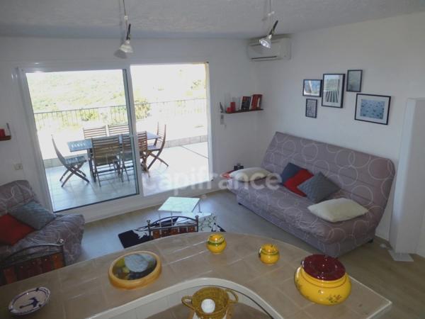 Appartement lumineux avec grande terrasse vue mer exceptionnelle au village de Lumio. Haute Corse