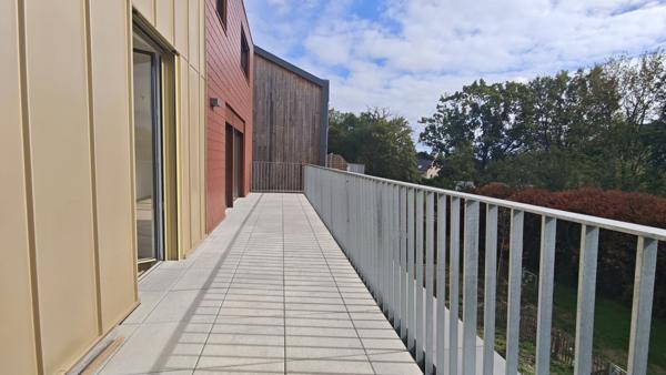 ST ERBLON - Magnifique appartement type 4 récent avec balcon !