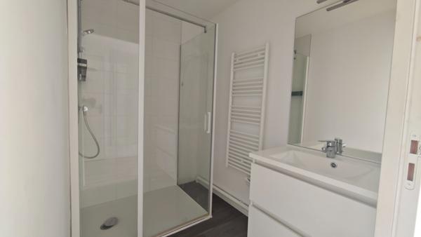 ST ERBLON - Magnifique appartement type 4 récent avec balcon !
