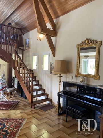 Maison sans vis à vis, exposée sud, grande terrasse