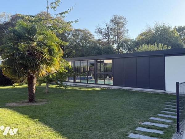 10 mn NORD DE CAEN - 10 mn DE LA MER - Maison d'Architecte - Piscine couverte - Terrain 2700 m2