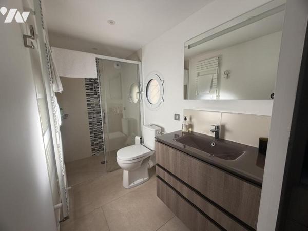 10 mn NORD DE CAEN - 10 mn DE LA MER - Maison d'Architecte - Piscine couverte - Terrain 2700 m2