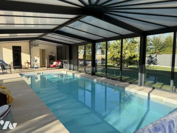 10 mn NORD DE CAEN - 10 mn DE LA MER - Maison d'Architecte - Piscine couverte - Terrain 2700 m2