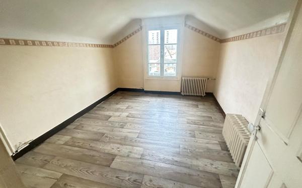 Maison à vendre    4 pièces •  Villemomble