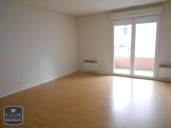 Appartement à louer 2 pièces 54.13m² Châteauroux (36000)