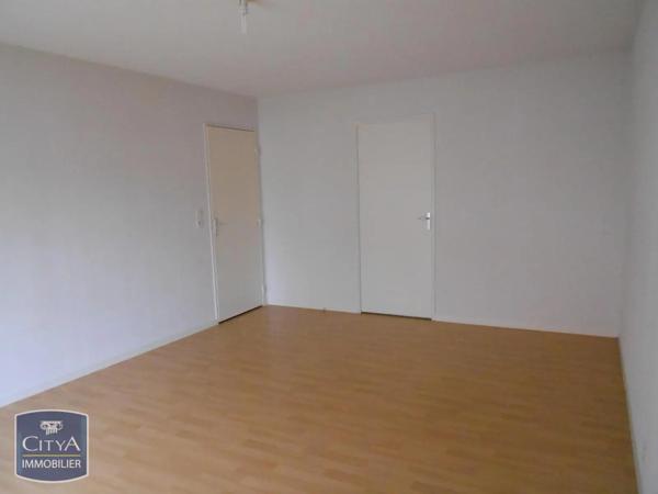 Appartement à louer 2 pièces 54.13m² Châteauroux (36000)