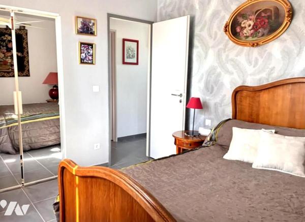 VILLA T5 AVEC  PISCINE CENTRE VILLE DE SAINT-MAXIMIN