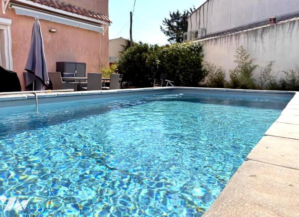 VILLA T5 AVEC  PISCINE CENTRE VILLE DE SAINT-MAXIMIN