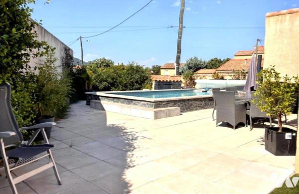 VILLA T5 AVEC  PISCINE CENTRE VILLE DE SAINT-MAXIMIN