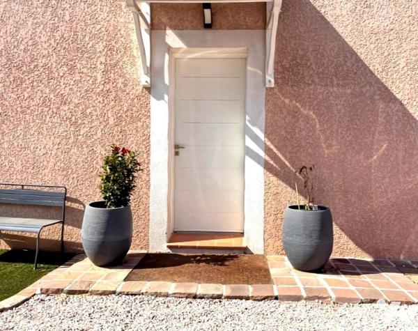 VILLA T5 AVEC  PISCINE CENTRE VILLE DE SAINT-MAXIMIN